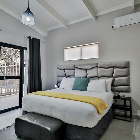 מאלליין House Of Bongekile 4 Bed Luxury Home In Malelane מראה חיצוני תמונה