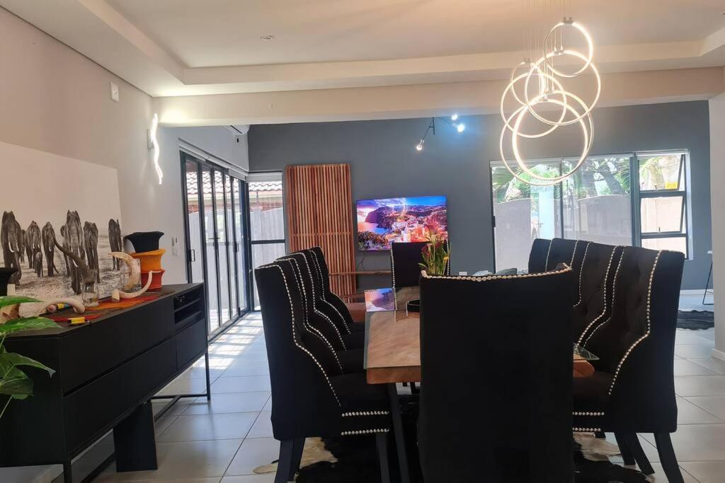 מאלליין House Of Bongekile 4 Bed Luxury Home In Malelane מראה חיצוני תמונה