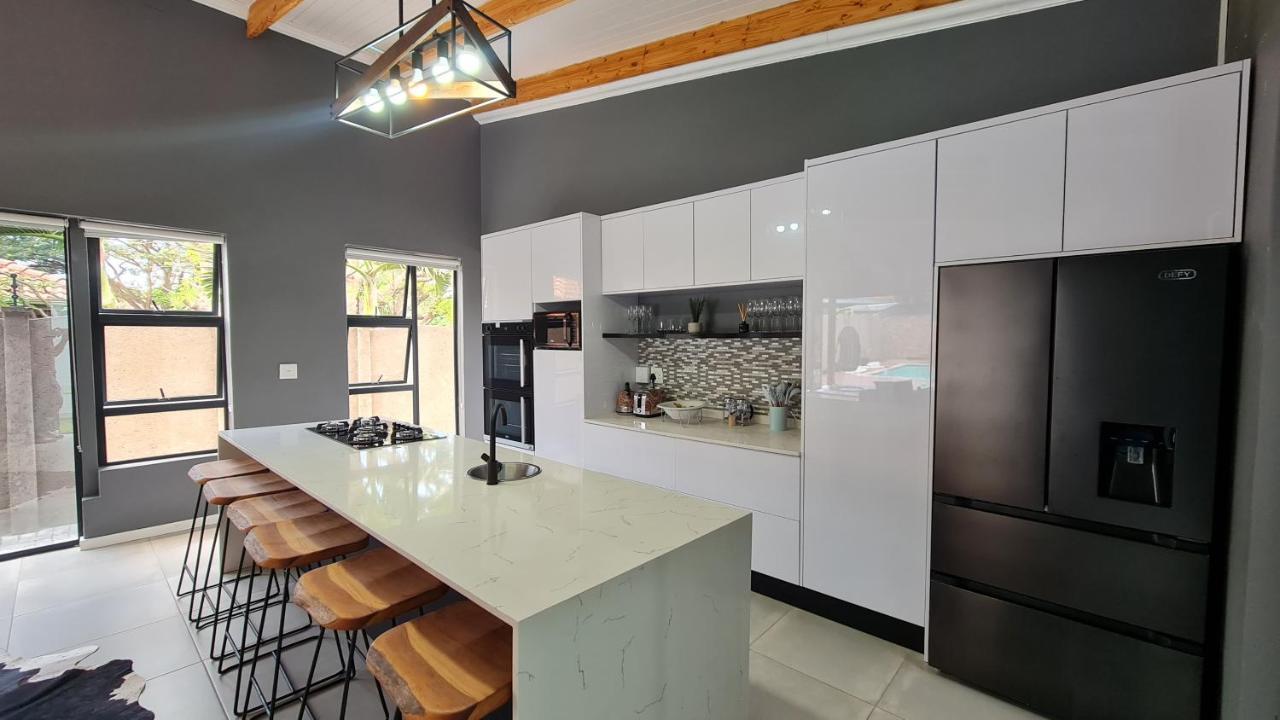 מאלליין House Of Bongekile 4 Bed Luxury Home In Malelane מראה חיצוני תמונה