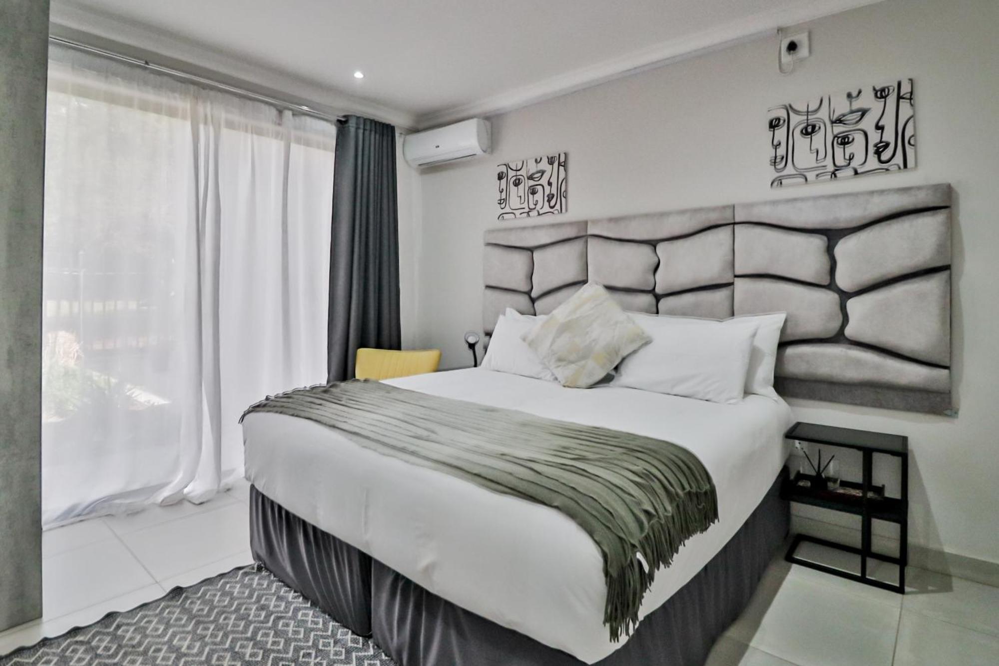 מאלליין House Of Bongekile 4 Bed Luxury Home In Malelane מראה חיצוני תמונה